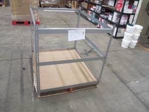 lot 304 image: Adjustable Metal Frame Built Fit Onto Pallets - Perfect for Projects