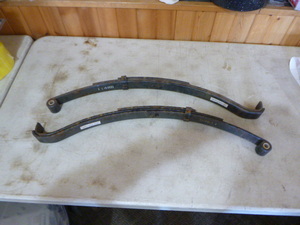 2 Leaf Springs