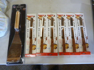 Large Spatula and Bread Knives
