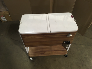 50 QT Rolling outdoor Ice Cooler, slight damage Customer return Review all pictures