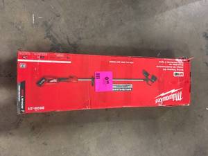 lot 7 image: Milwaukee  M18 18V Lithium-Ion Brushless Cordless String Trimmer Kit with Battery and Charger Customer returns Review all pictures
