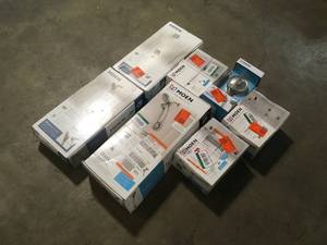 lot 35 image: Mix lot of Moen Faucets, Customer returns Review all pictures