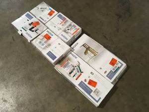 lot 38 image: Lot of assorted bathroom accesories Customer return review all pictures