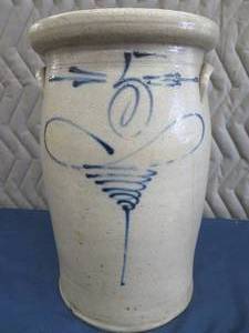 lot 14 image: REDWING #5 BUTTER CHURN