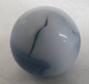lot 27 image: VINTAGE MARBLES