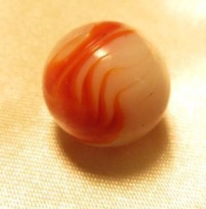 lot 39 image: VINTAGE MARBLES