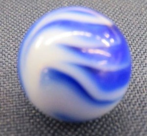 lot 46 image: VINTAGE MARBLES