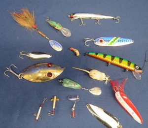 lot 57 image: VINTAGE LURES
