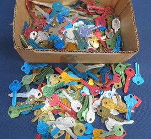 lot 68 image: UNCUT KEYS
