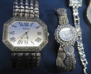 lot 90 image: VINTAGE LADYS WATCHES.