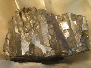 lot 108 image: PYRITE CLUSTER