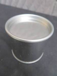 lot 125 image: NEW BOX OF SMALL, SILVER TIN CANS WITH LIDS.