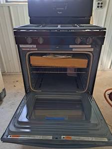 lot 123 image: NEW GAS STOVE