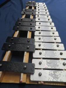 lot 73 image: XYLOPHONE
