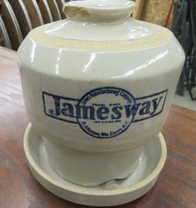 lot 11 image: JAMESWAY MFG CHICKEN FEEDER