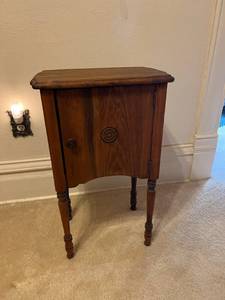 lot 18 image: Antique Copper Lined Humidor Cabinet