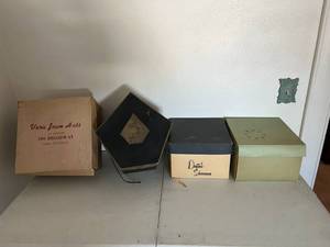 lot 35 image: Ladies Hats & Boxes
