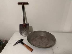 lot 67 image: Gold Panning Equipment