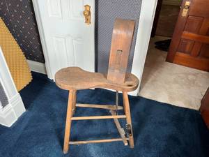 lot 105 image: Antique Stitching Horse
