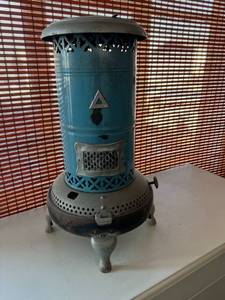 lot 177 image: Perfection Oil Heater