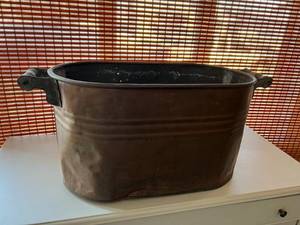 lot 178 image: Copper Tub with Cover
