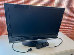 lot 187 image: Vizio 26 TV with Remote
