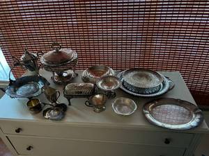 lot 192 image: Silver Plated Items