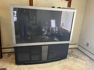 lot 198 image: 65 Sony Projection TV & Blue Ray Player