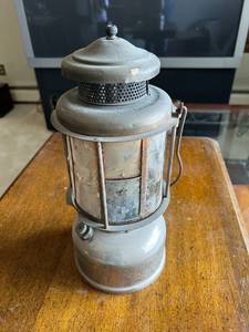 lot 215 image: Coleman Lantern