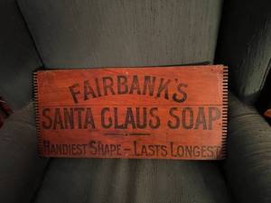 lot 245 image: Vintage Wood Box Side
