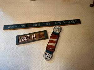 lot 247 image: Wood Home Decor Sign