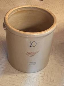 lot 248 image: 10 Gallon Red Wing Crock