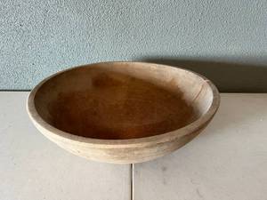 lot 254 image: Munising Wood Bowl