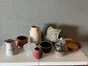 lot 257 image: Home Decor Items