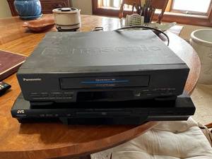 lot 268 image: VCR & DVD Player