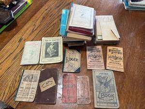 lot 278 image: Vintage Booklets