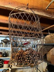 lot 306 image: Metal Basket