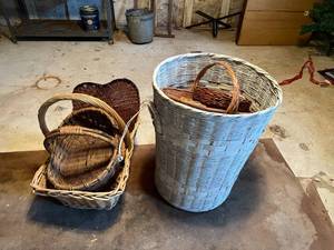 lot 307 image: Baskets