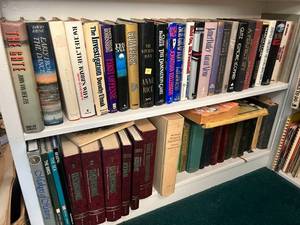 lot 116 image: 3 Shelves of Books