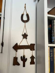 lot 125 image: Metal Wall HangingWind Chime