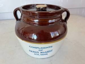 lot 133 image: Ada MN Stoneware