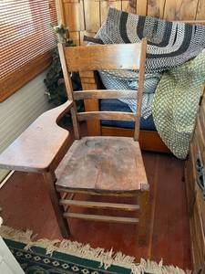 lot 153 image: Desk