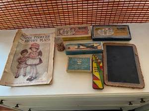 lot 158 image: Collectibles