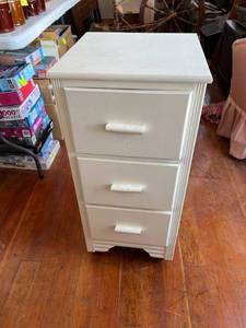 lot 165 image: Cabinet