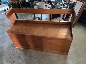 lot 173 image: Wood Storage Bench