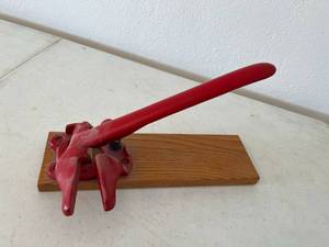 lot 80 image: Nutcracker
