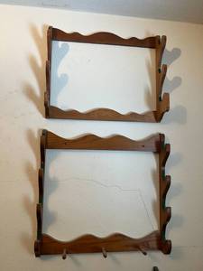 lot 81 image: Pair of Gun Racks