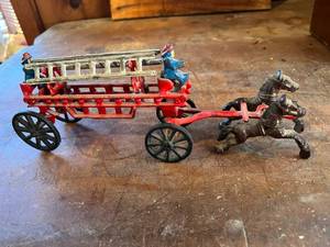 lot 408 image: Cast Iron Toy