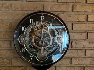 lot 419 image: Rythm Clock