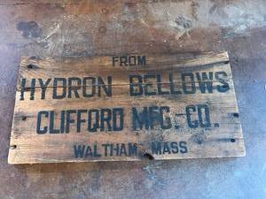 lot 445 image: Wood SignShipping Box Side
